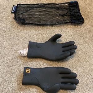 Patagonia R3 Wetsuit Gloves (Small)